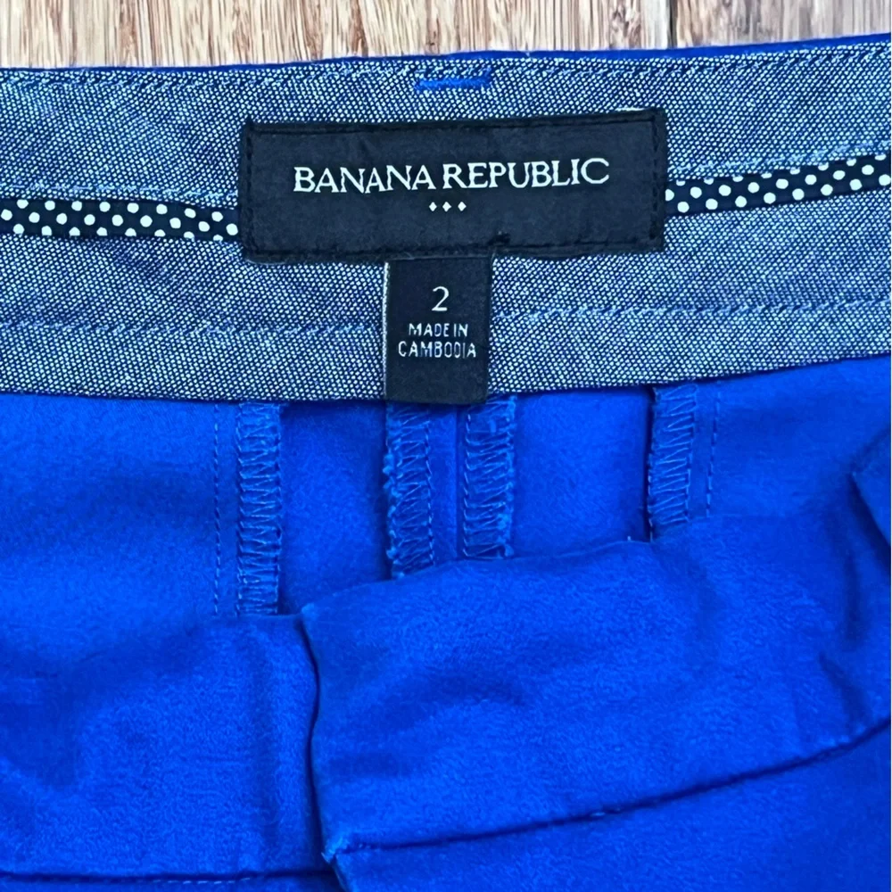 Womens Banana Republic 4 Inseam, Royal Blue Shorts, Size 2. 1357 - Picture 2 of 4